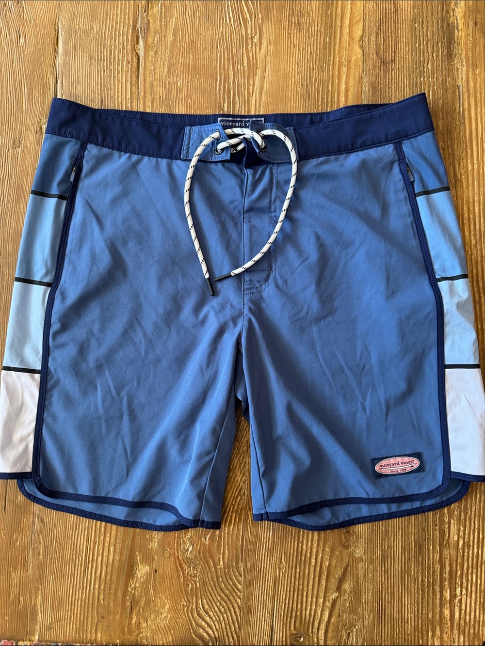 Vineyard Vines performance Blue Panel Men’s Swim Board Shorts 34”